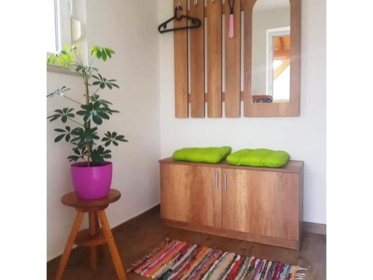 Forras Vendeghaz Apartment Tata Bagian luar foto